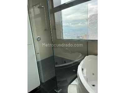 Apartamento de 3 alcobas en venta en El Poblado, Medellín, 255 m² · foto 12 de 13