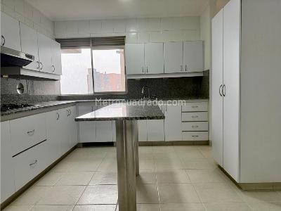 Apartamento de 3 alcobas en venta en El Poblado, Medellín, 316 m² · foto 11 de 20