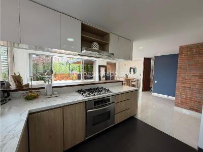 Apartamento de 2 alcobas en venta en El Poblado, Medellín, 210 m² · foto 11 de 20