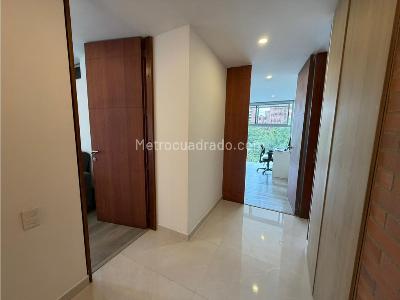 Apartamento de 2 alcobas en venta en El Poblado, Medellín, 210 m² · foto 12 de 20