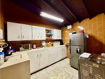 Casa de 5 alcobas en venta en Estadio, Medellín, 231 m² · foto 4 de 17