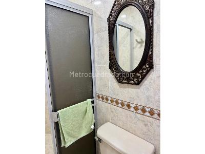 Casa de 5 alcobas en venta en Estadio, Medellín, 231 m² · foto 12 de 17