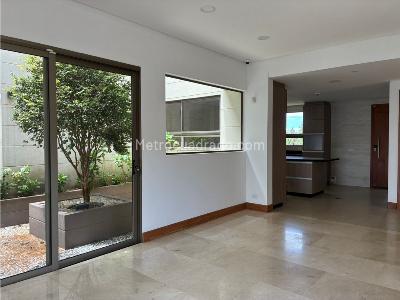 Casa de 4 alcobas en venta en Loma Del Escobero, Envigado · foto 10 de 20