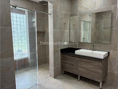 Casa de 4 alcobas en venta en Loma Del Escobero, Envigado · foto 11 de 20