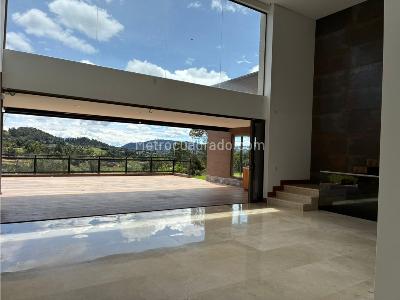 Casa de 4 alcobas en venta en Loma Del Escobero, Envigado · foto 14 de 20