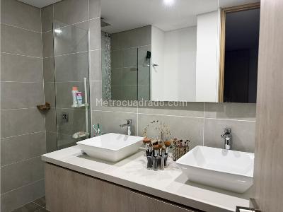 Apartamento de 3 alcobas en venta en Loma De Las Brujas, Envigado, 101 m² · foto 16 de 20
