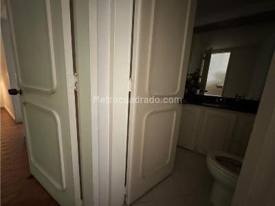 Apartamento de 3 alcobas en venta en El Poblado, Medellín, 188 m² · foto 18 de 20
