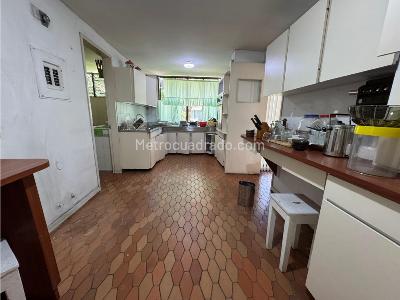 Apartamento de 3 alcobas en venta en El Poblado, Medellín, 188 m² · foto 6 de 20
