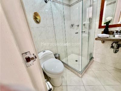 Apartamento de 3 alcobas en venta en La Aguacatala, Medellín, 310 m² · foto 13 de 20