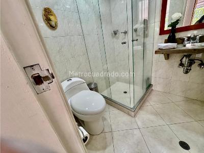 Apartamento de 3 alcobas en venta en La Aguacatala, Medellín, 310 m² · foto 14 de 20