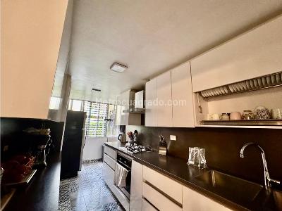 Apartamento de 3 alcobas en venta en La Aguacatala, Medellín, 310 m² · foto 15 de 20