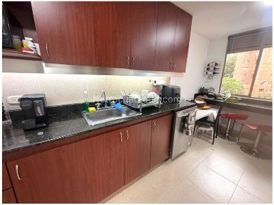 Apartamento de 3 alcobas en venta en El Poblado, Medellín, 111 m² · foto 8 de 14