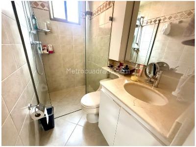 Apartamento de 3 alcobas en venta en El Poblado, Medellín, 111 m² · foto 9 de 14