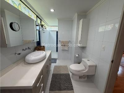 Apartamento de 3 alcobas en venta en El Poblado, Medellín, 307 m² · foto 19 de 20