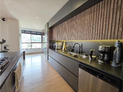 Apartamento de 3 alcobas en venta en El Poblado, Medellín, 188 m² · foto 4 de 20