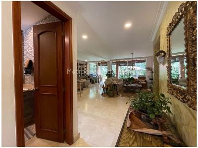 Casa de 3 alcobas en venta en Loma Benedictinos, Envigado, 318 m² · foto 3 de 20
