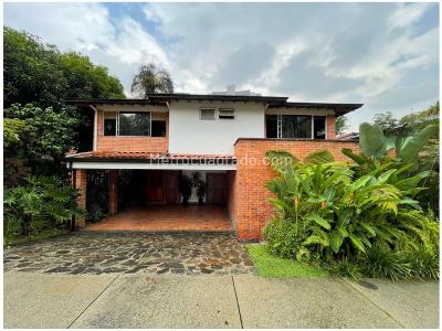 Casa de 3 alcobas en venta en Loma Benedictinos, Envigado, 318 m² · foto 5 de 20