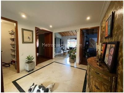 Casa de 3 alcobas en venta en Loma Benedictinos, Envigado, 318 m² · foto 11 de 20