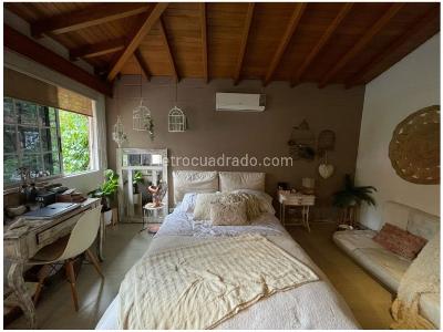Casa de 3 alcobas en venta en Loma Benedictinos, Envigado, 318 m² · foto 13 de 20