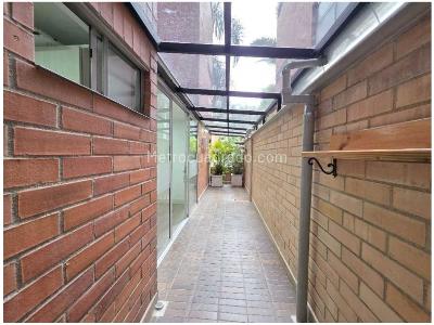 Apartamento de 3 alcobas en venta en Loma Del Chocho, Envigado, 149 m² · foto 11 de 20