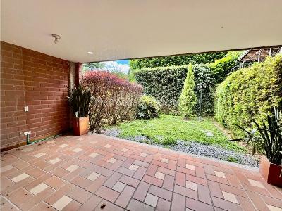 Casa de 3 alcobas en venta en Loma De Las Brujas, Envigado, 199 m² · foto 2 de 20