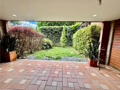 Casa de 3 alcobas en venta en Loma De Las Brujas, Envigado, 199 m² · foto 4 de 20