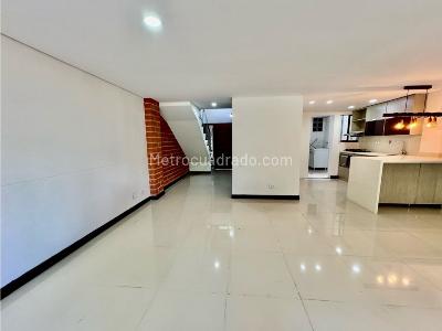 Casa de 3 alcobas en venta en Loma De Las Brujas, Envigado, 199 m² · foto 8 de 20