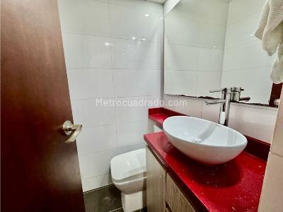 Casa de 3 alcobas en venta en Loma De Las Brujas, Envigado, 199 m² · foto 12 de 20