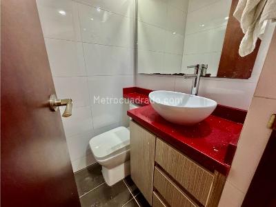 Casa de 3 alcobas en venta en Loma De Las Brujas, Envigado, 199 m² · foto 13 de 20