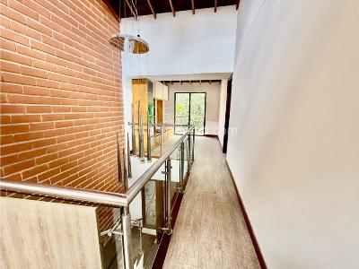 Casa de 3 alcobas en venta en Loma De Las Brujas, Envigado, 199 m² · foto 16 de 20