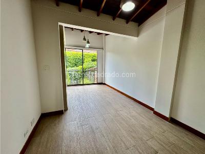Casa de 3 alcobas en venta en Loma De Las Brujas, Envigado, 199 m² · foto 17 de 20