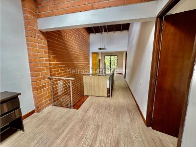 Casa de 3 alcobas en venta en Loma De Las Brujas, Envigado, 199 m² · foto 19 de 20