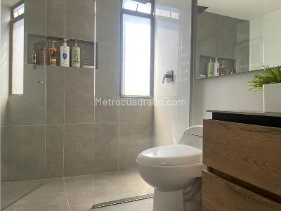 Apartamento de 3 alcobas en venta en El Poblado, Medellín, 140 m² · foto 13 de 19