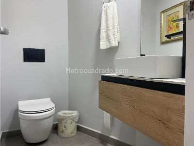 Apartamento de 3 alcobas en venta en El Poblado, Medellín, 140 m² · foto 7 de 19