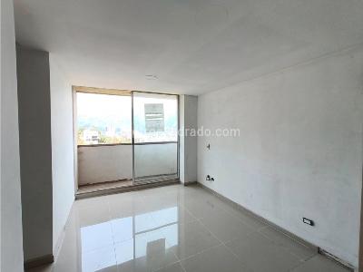 Apartamento de 3 alcobas en venta en Maria Auxiliadora, Sabaneta, 55 m² · foto 3 de 15
