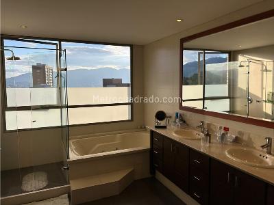 Apartamento en venta en El Poblado, Medellín · foto 17 de 20
