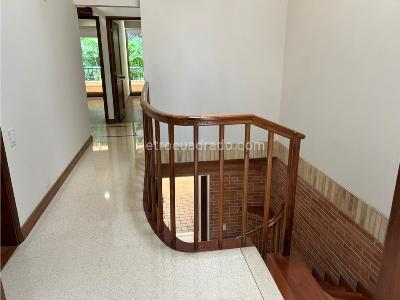 Casa de 3 alcobas en venta en El Poblado, Medellín, 253 m² · foto 12 de 20