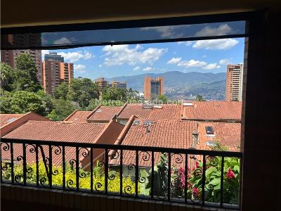 Casa de 3 alcobas en venta en El Poblado, Medellín, 253 m² · foto 13 de 20