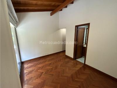 Casa de 3 alcobas en venta en El Poblado, Medellín, 253 m² · foto 14 de 20