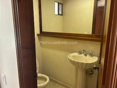 Casa de 3 alcobas en venta en El Poblado, Medellín, 253 m² · foto 16 de 20