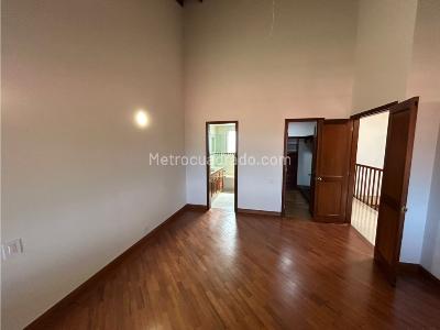 Casa de 3 alcobas en venta en El Poblado, Medellín, 253 m² · foto 19 de 20