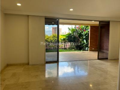 Casa de 3 alcobas en venta en El Poblado, Medellín, 253 m² · foto 2 de 20