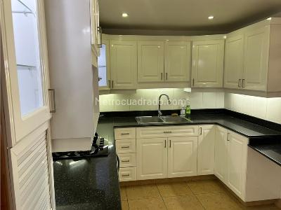 Casa de 3 alcobas en venta en El Poblado, Medellín, 253 m² · foto 3 de 20