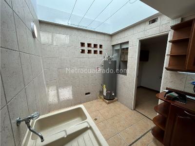 Casa de 3 alcobas en venta en El Poblado, Medellín, 253 m² · foto 8 de 20
