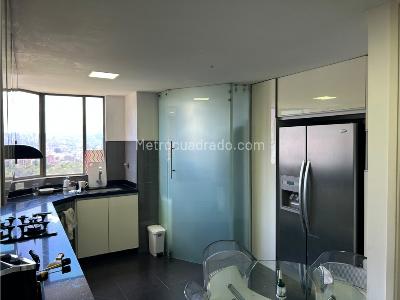 Apartamento de 3 alcobas en venta en El Poblado, Medellín, 128 m² · foto 13 de 15