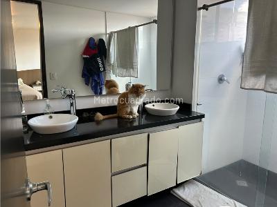 Apartamento de 3 alcobas en venta en El Poblado, Medellín, 128 m² · foto 7 de 15