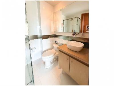 Apartamento de 3 alcobas en venta en El Poblado, Medellín, 244 m² · foto 19 de 20