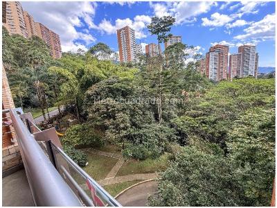 Apartamento de 3 alcobas en venta en El Poblado, Medellín, 244 m² · foto 4 de 20