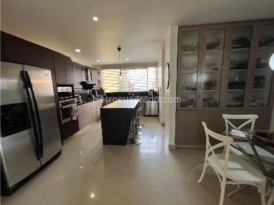 Apartamento en venta en El Poblado, Medellín · foto 12 de 19