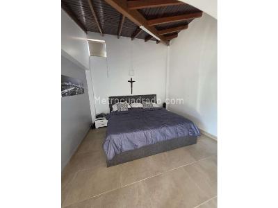 Casa de 5 alcobas en venta en Loma De Las Brujas, Envigado, 204 m² · foto 10 de 15
